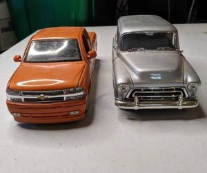 lot 25 image: Jada Toys 01 Silverado and 57 Suburban Diecast Cars