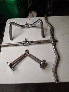 lot 29 image: Assorted weight lifting Handlebars