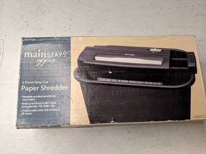 lot 48 image: Paper Shredder - New in Box