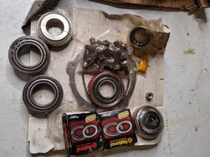 lot 54 image: 9 Bearing Rebuild Kit