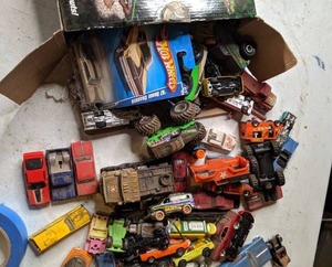 lot 58 image: Box of Assorted Hot Wheels