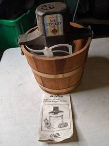lot 87 image: Rival Ice Cream and Frozen Yogurt Maker