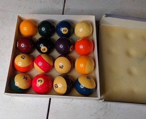 lot 70 image: Billiard Balls in Box
