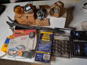 lot 71 image: Lot of Assorted Automotive Parts