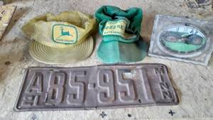 lot 361 image: Farm House Swag