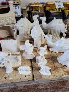 lot 360 image: Porcelain Nativity set