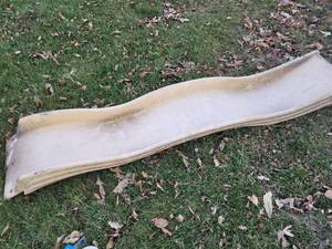 lot 274 image: Wavy Plastic Kids Slide