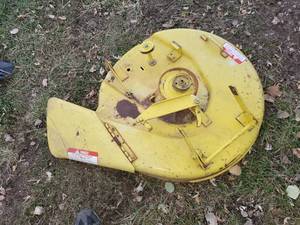 lot 280 image: John Deere R70 Mower Deck