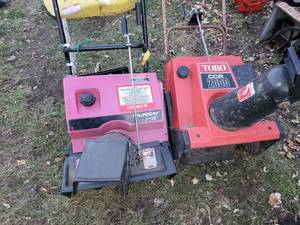 lot 282 image: (2) Snow Blowers - Murray & Toro