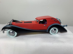 lot 2 image: Disney Collectible - WDCC Cruellas Car from 101 Dalmations