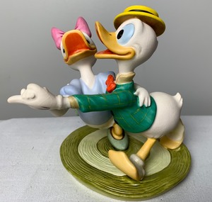 lot 21 image: Disney Collectible WDCC NLE Oh Boy What A Jitter Bug 1 from Mr. Duck Steps Out #1999