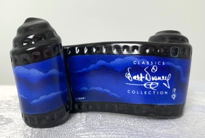 lot 44 image: Disney Collectible WDCC Peter Pan Opening Title Movie Scroll