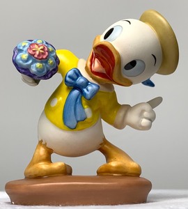 lot 24 image: Disney Collectible WDCC Tag-Along Trouble from Mr. Duck Steps Out  (Louie)