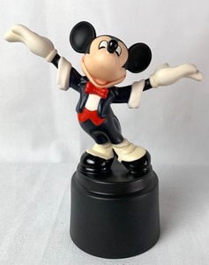 lot 26 image: Disney Collectible WDCC Maestro Michel Mouse from Symphony Hour