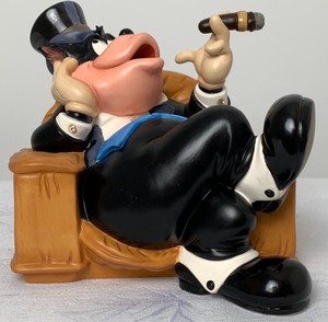 lot 32 image: Disney Collectible WDCC NLE Sylvester Macaroni from Symphony Hour #2746