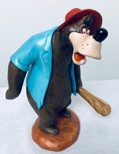 lot 43 image: Disney Collectible WDCC Duh (Brer Bear) from Song of the South