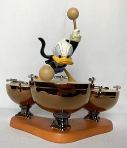 lot 28 image: Disney Collectible WDCC Donalds Drum Beat from Symphony Hour