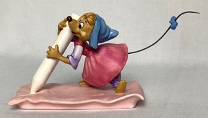 lot 56 image: Disney Collectible WDCC No Time For Dilly-Dally (Chalk Mouse) from Cinderella