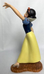 lot 69 image: Disney Collectible WDCC The Fairest One Of All (Snow White) from Snow White and the Seven Dwarfs