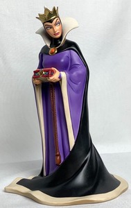 lot 70 image: Disney Collectible WDCC Bring Back Her Heart (Queen) from Snow White and the Seven Dwarfs