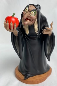 lot 71 image: Disney Collectible WDCC Take The Apple Dearie from Snow White and the Seven Dwarfs