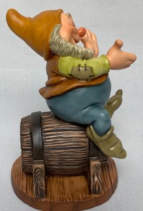 lot 77 image: Disney Collectible WDCC Happy, Thats Me (Happy) from Snow White and the Seven Dwarfs