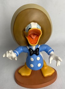 lot 81 image: Disney Collectible WDCC Amigo Donald from Three Caballeros