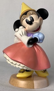 lot 91 image: Disney Collectible WDCC Collectors Society Princess Minnie from Brave Little Tailor