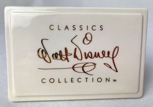 lot 95 image: Disney Collectible WDCC Walt Disney Dealer Plaque