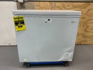 lot 9 image: KOOLATRON 7.0 cu. ft. Chest Freezer in White
