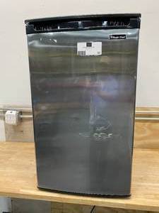 lot 20 image: MAGIC CHEF 4.4 cu. ft. Mini Fridge with Freezerless Design in Stainless Steel