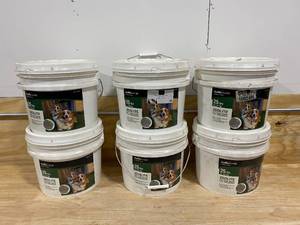 lot 86 image: TRAFFICMASTER Lot of 6-  25 lb Zeolite Pet Turf Odor Top Dressing