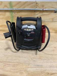 lot 104 image: SCHUMACHER Battery Extender 12-Volt, 750 Amp Battery Jump Starter