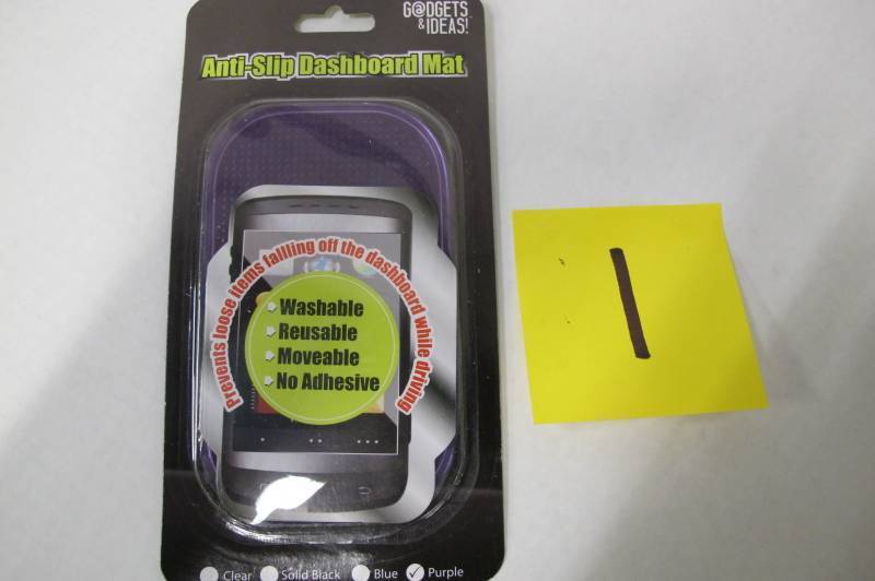 lot 1 image: Homeplus Anti-Slip Dashboard Mat