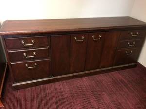 lot 6 image: VINTAGE KIMBALL EXECUTIVE 6 DRAWER 2 DOOR CABINET CABINET - VERY STATELY