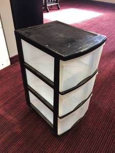 lot 28 image: 3 DRAWER STORAGE UNIT