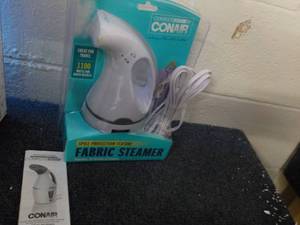 lot 9 image: Conair Fabric Steamer...