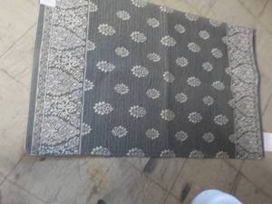lot 23 image: Threshold Accent Rug 31 x 48...