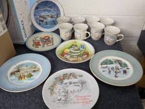 lot 51 image: Xmas Plates, Cups and More...