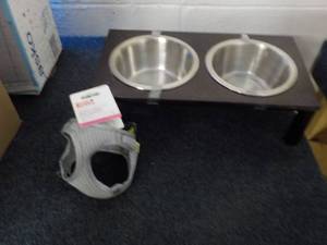 lot 77 image: Boots and Barkley Double Eating Dis...
