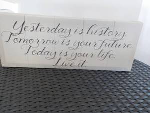 lot 83 image: Live IT Wall Dcor 8 x 20...