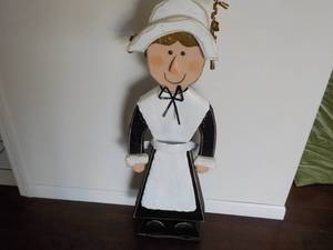 lot 86 image: Pilgrim Lady Wood Dcor 36 tall...