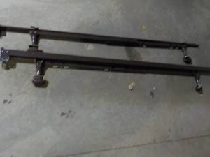 lot 87 image: Adjustable Metal Bed Frame...