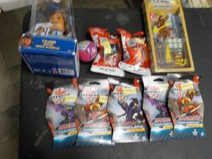 lot 117 image: Toy Story 4 McDimples, Bakugan Stik...