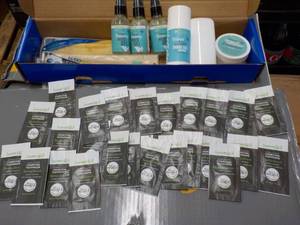 lot 136 image: Sample Lot Bemindful Toothpaste, Ba...