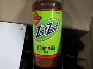 lot 175 image: Case of 12 - 32 oz Bottles Zing Zan...