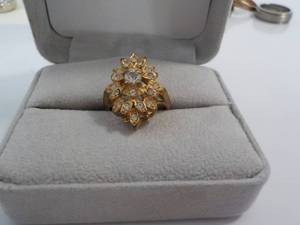 10 kt gold ring...