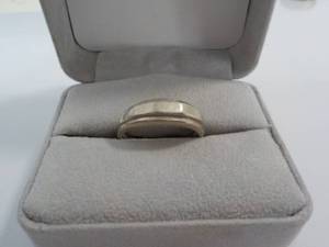 14 kt ring...