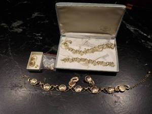 vintage jewelry...