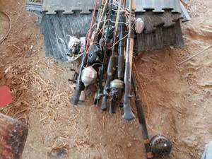 lot 24 image: Bundle of Fishing Rods and Reels
